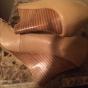 Tory Burch Shoes size 37 US size 7 Used
