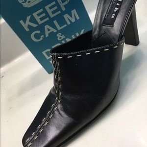 Classic, lightly worn, versatile mule