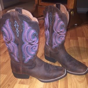 Justin cowgirl boots pink & blue stitching sz 6.5