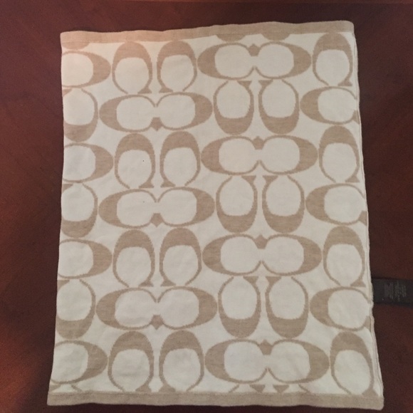 Coach Scarf - Picture 3 of 3