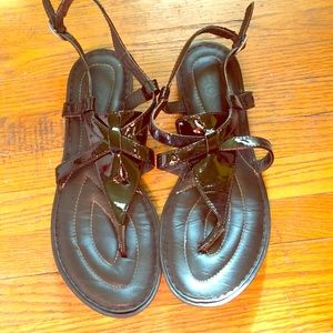 Born strappy sandal, black leather