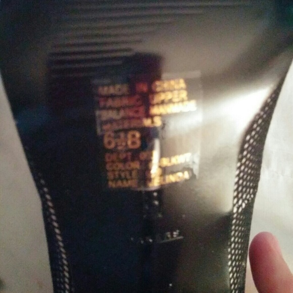Shoes - Picture 2 of 4