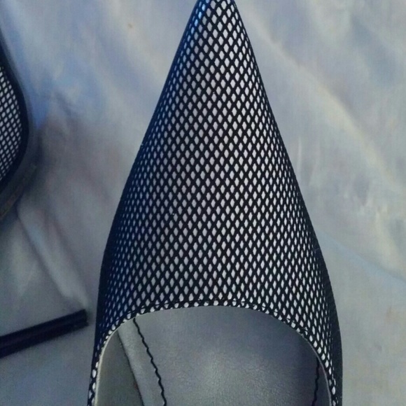 Shoes - Picture 3 of 4