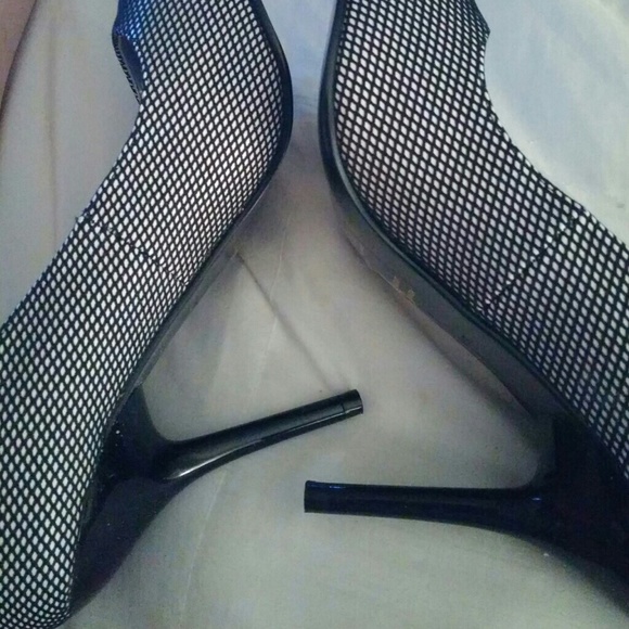 Shoes - Picture 4 of 4