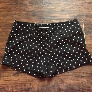 ❌SOLD❌Black and white polka dot shorts❌