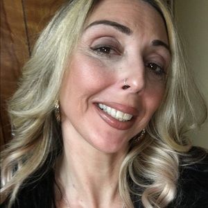 Meet your Posher, Eneida