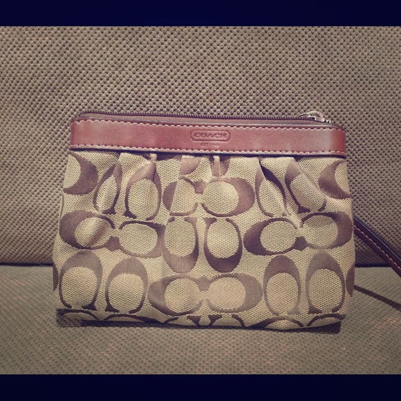 Signature Coach Wristlet