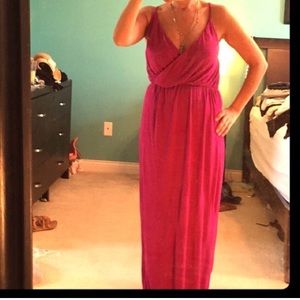 Women’s Old Navy maxi dress size small. Excellent condition