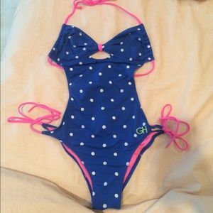 GILLY HICKS CUT OUT ONE PIECE