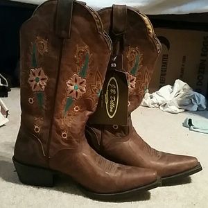 Cowboy boots (women's)