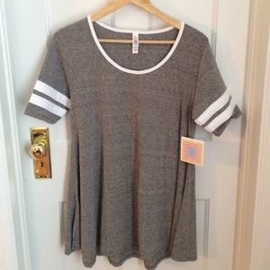 NWT Lularoe Perfect T