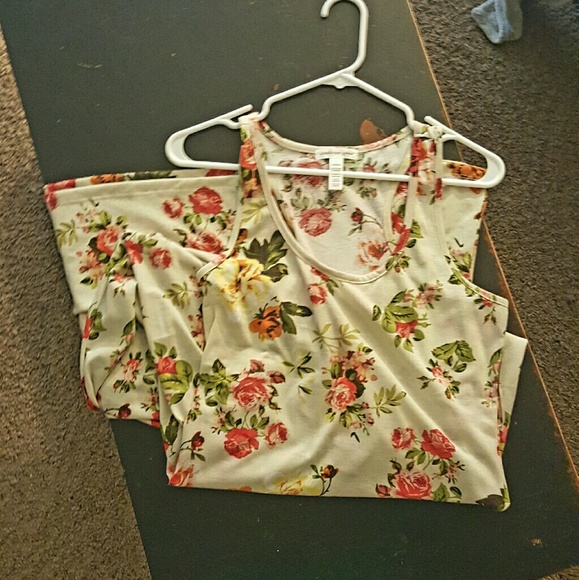Beautiful floral maxi dress