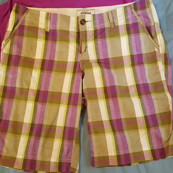 SOLD in Bundle 😍Bermuda Shorts😚 - Picture 3 of 4