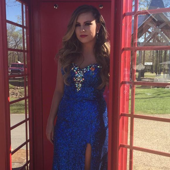 Meet your Posher, Aryn - Picture 1 of 2