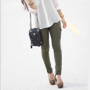 Army green skinny fit pants