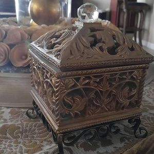 Meet your Posher, Samira