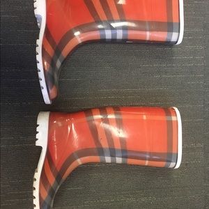 Burberry rain boots - womens