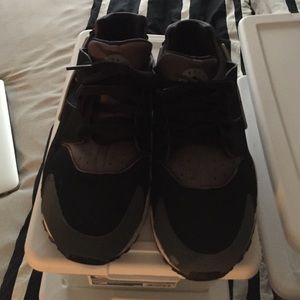 Nike Huaraches size 7