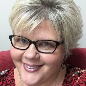 Meet your Posher, Eva