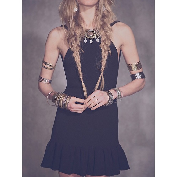 SCF pistol low back dress in black!