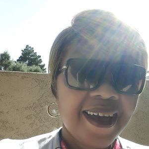 Meet your Posher, Pamela