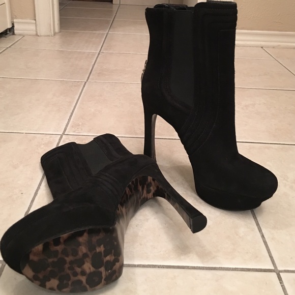 Guess booties never worn leopard soles