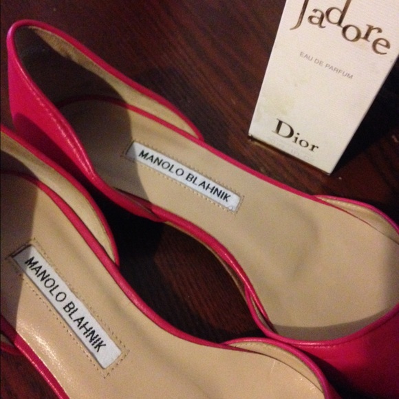 Hot pink flat shoes