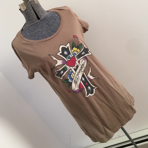 ⭐️⭐️Ed Hardy t-shirt⭐️⭐️