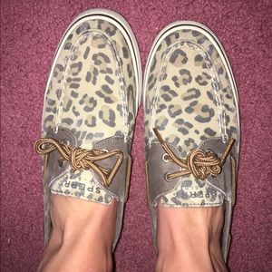 Cheetah canvas sperry's!!!