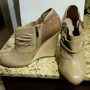Nude wedged booties