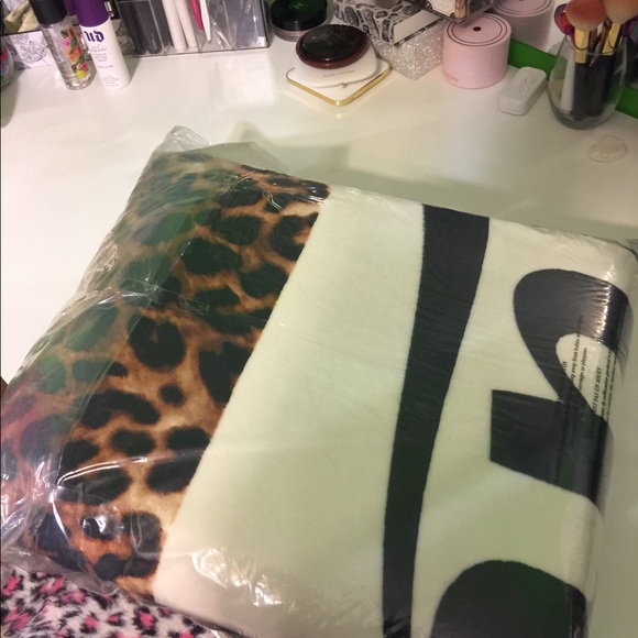 Sold - Picture 3 of 6