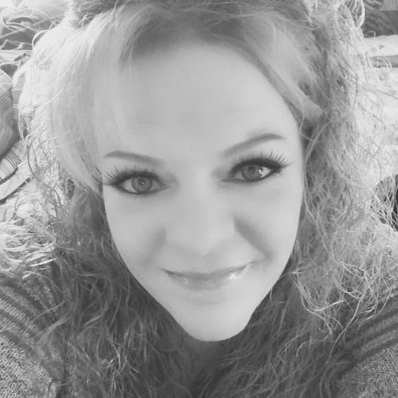 Meet your Posher, Stacie - Picture 1 of 1