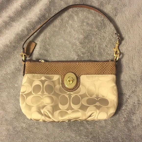 Authentic coach hand bag - Picture 1 of 4