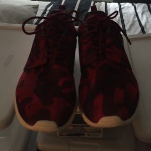 Women's Nike Roshe Size 8