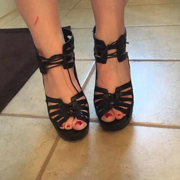 Lace-up leatherette wedges