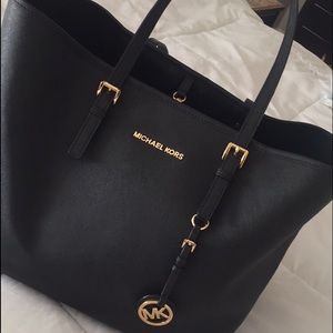 Black gold Michael Korea tote AUTHENTIC
