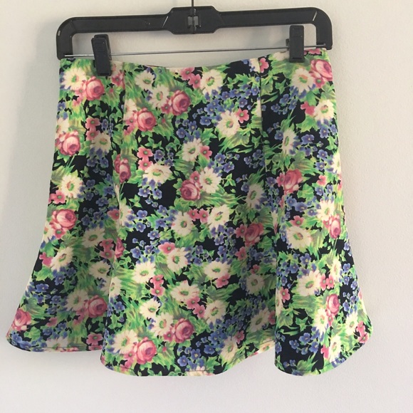 Floral mini skirt in size xs