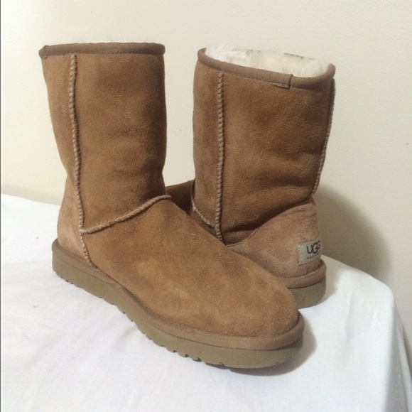 🚫SOLD🚫LIKE NEW ($70!) UGG CHESTNUT CLASSIC BOOTS