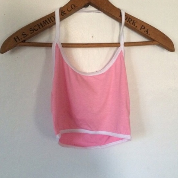 💟Pink Sporty Crop Top💟 - Picture 3 of 3