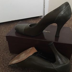 Cole Haan genuine lizard pump