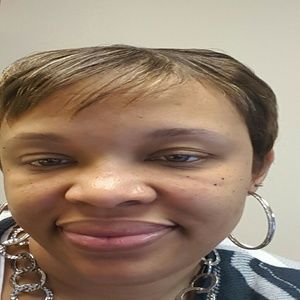 Meet your Posher, Shana