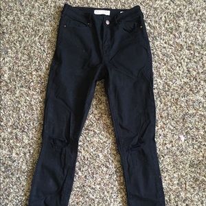 Black Bullhead Distressed Skinny Jeans