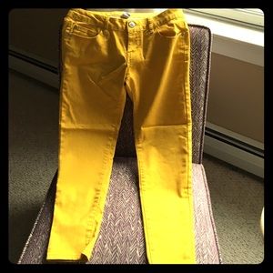 Ankle length, yellow pants