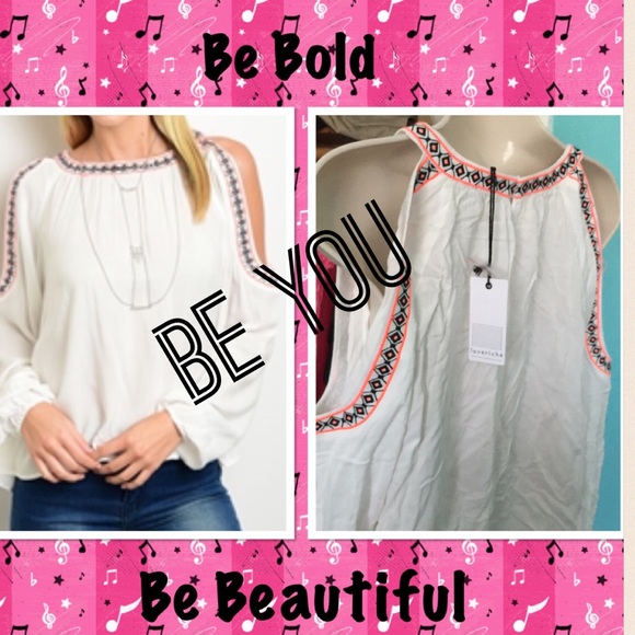 💋 Ivory cold shoulder blouse 🌺🌺