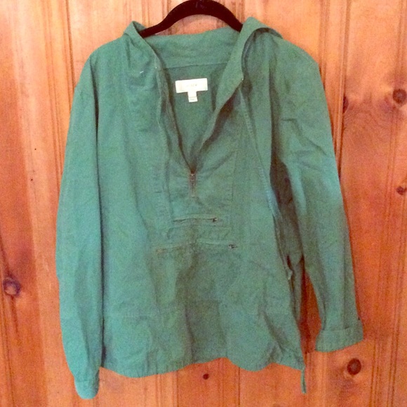 Green pullover