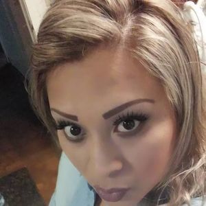 Meet your Posher, Alma