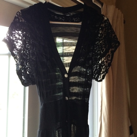 Black lace and multi pattern camisole w/ belt sz L