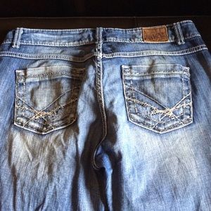 Buckle BKE distressed jeans sz 32 x 30