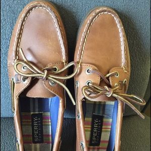 Sperry Top Sider - authentic 2 eye boat shoe