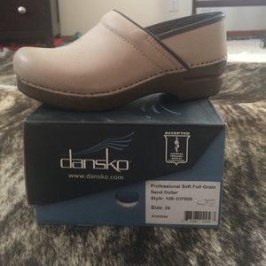 dansko Professional